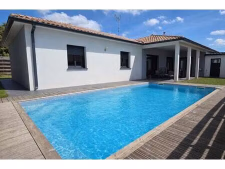 a vendre à saugnac 5 ch + piscine