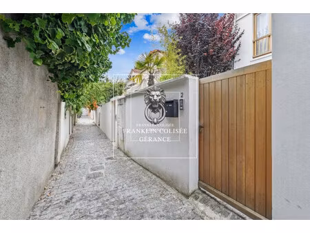 maison avec terrasse et parking