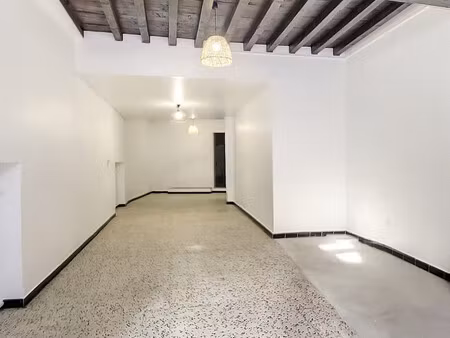 local commercial ou professionnel de 72 m²