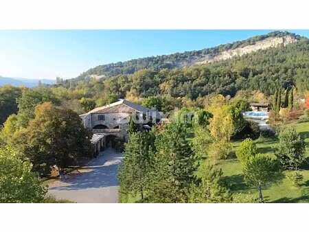 maison de luxe à vendre à dieulefit