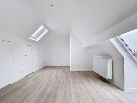 magnifique duplex rénové situé au centre de tournai !