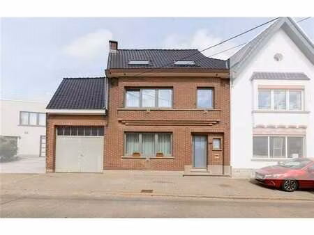 maison familiale spacieuse avec grand jardin à denderhoutem