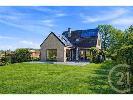 villa 5 chambres dans le quartier prisé de la marlagne