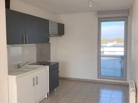 appartement t3 - ste luce sur loire