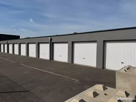 garages à louer