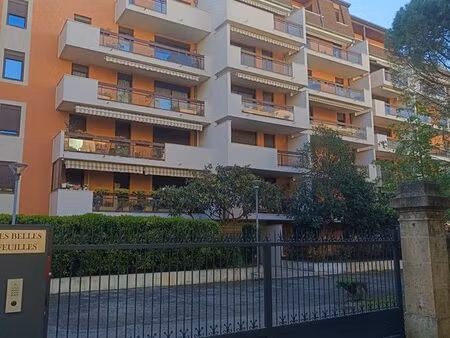 appartement t2 32 m2   très bon état refait il y a 2ans meublé. dans copropriété en retrai
