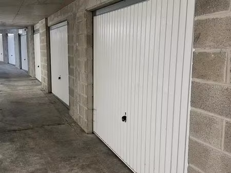 parking 1 pièce 19 m²