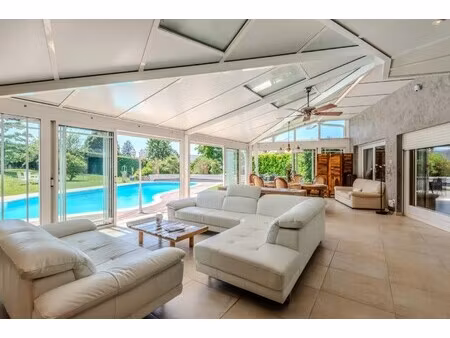 maison de luxe à vendre à fessy