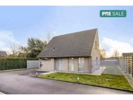 villa prête à emménager avec 3 chambres et garage double à k