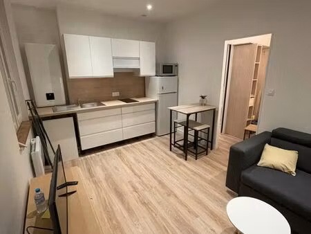 studio meublé +parking