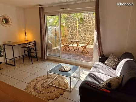 location studio meublé avec jardin la possession