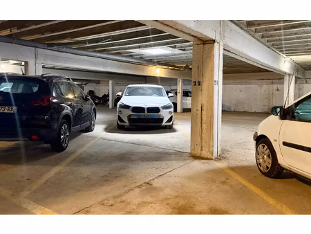 location stationnement  8 m² t- à toulouse  80 €