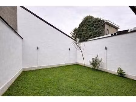 josephine-charlotte  maison renovée 4ch + jardin