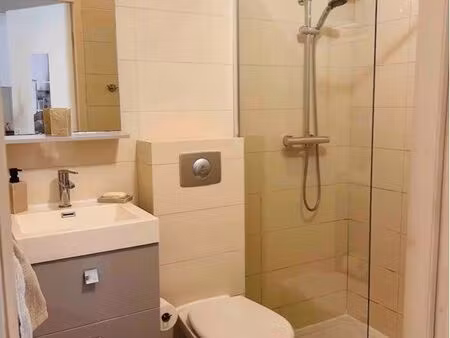 studio avec terrasse et climatisation – location à l’année