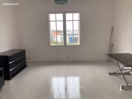 a louer studio meublé