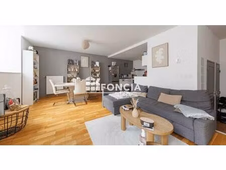 riom – appartement t3 duplex de charme – 77 20 m²