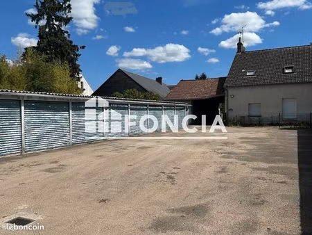 parking 12 m² orleans