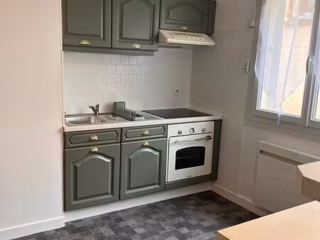 t2 meublé et proche du centre ville