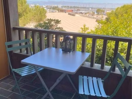 studio meublé avec balcon vue mer