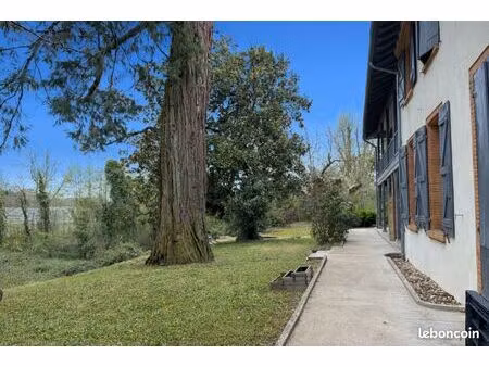 t3 98m2 avec jardin – climatisation – parking – bressols