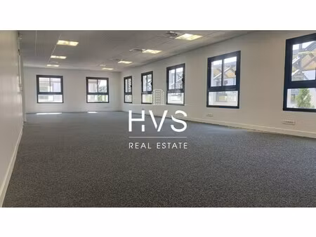 location local professionnel 963m² les milles 13290