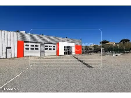 local d'activité 1 402 m²