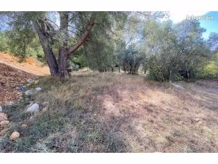 au calme - terrain à bâtir de 1.060m2 exposition sud