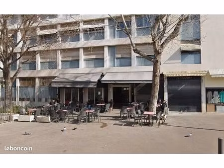 locaux commerciaux investisseur +11% rentabilité — ensemble loué  angle avec terrasse et e