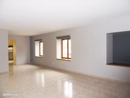 triplex 3 pièces 100 m²