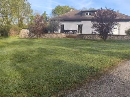 villa de 147m²  terrain et dépendances