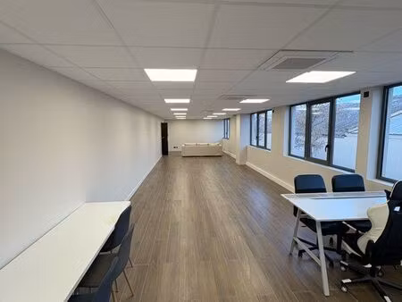 bureaux entièrement rénovés