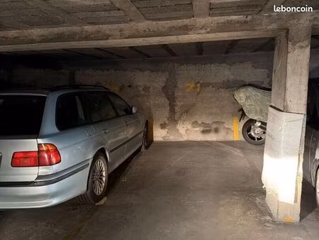 parking 8 m² villeurbanne