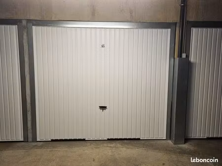 ecully hypercentre garage