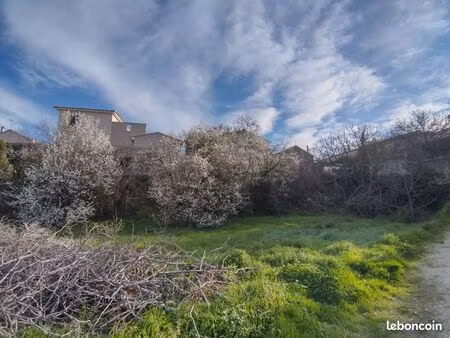 terrain à bâtir avec 400 m2 de sdp constructible  proche centre