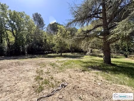 terrain 972 m² alleins