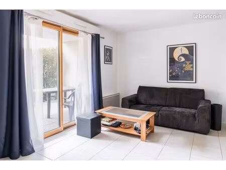 beau 2 pièces rdj avec stationnement