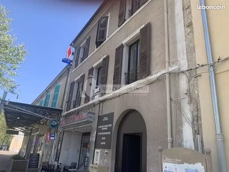 immeuble 240 m² orgon