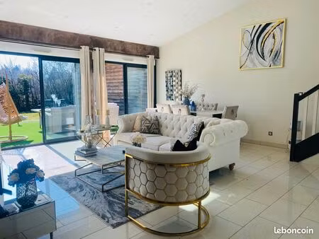 maison 4 pièces 85 m²