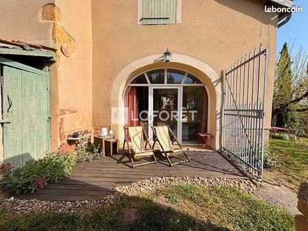 propriété 8 pièces 277 m²