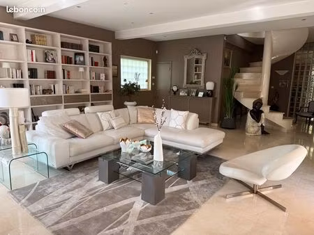 rare belle maison 220m2 coeur de montchat