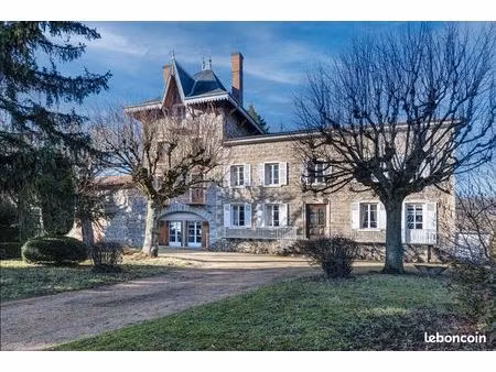 maison 10 pièces 229 m²