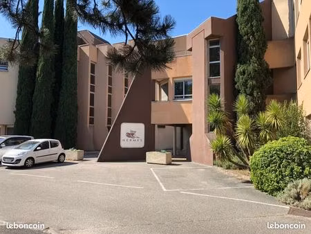 à louer 1 ou 2 parkings camion ou voiture sur montagny le bas