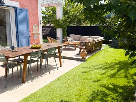 maison 4 pièces • 82 m² + 15m² dépendances aménagées • jardin + terrasse 150 m² • jacuzzi