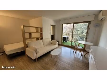 lanterne-fabron studio 28m2 meublé + terrasse 12m2 expo ouest  parking sous-sol et piscine