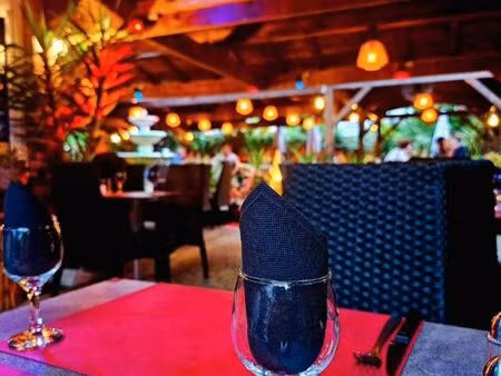 restaurant avec terrasse exceptionnelle – emplacement n°1 agen – parking privé