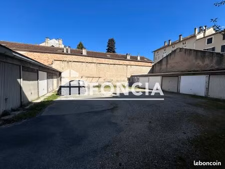 parking 10 m² cahors