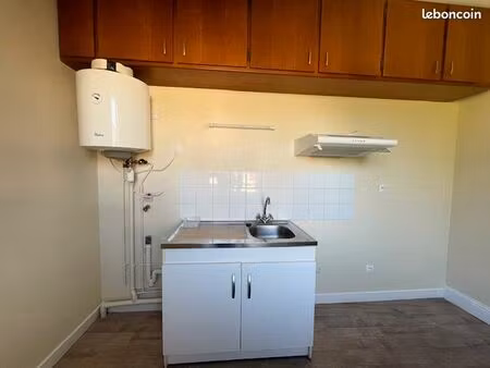 grand f2+ dans petite résidence