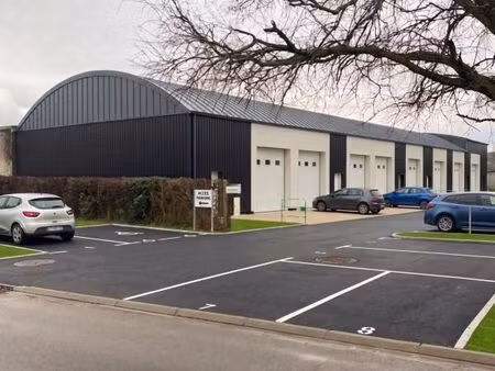 local d'activité 175 m²