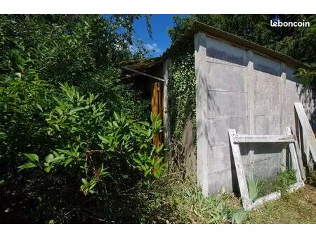 terrain de loisirs avec dépendances