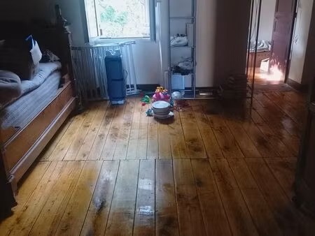 maison de village 130 m² jardin 600 m² portail parking